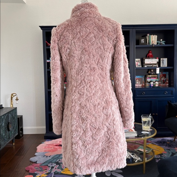 Cabi Women's Pink Mauve Faux Fur Coat size XS - Picture 5 of 9